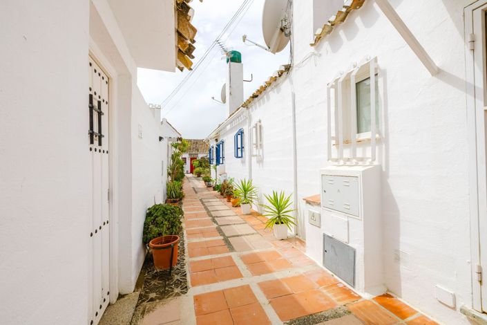 Image No.24-3 Bed Townhouse for sale