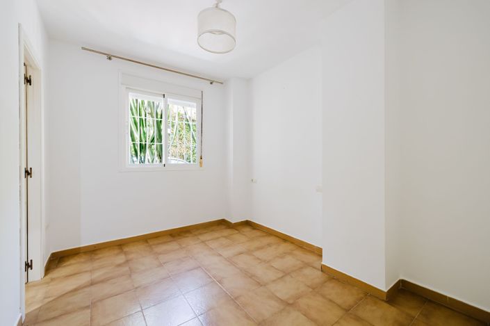 Image No.15-3 Bed Apartment for sale
