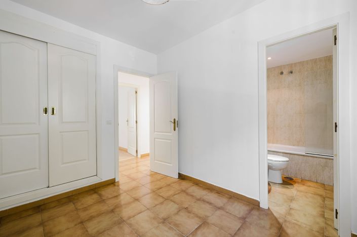 Image No.16-3 Bed Apartment for sale