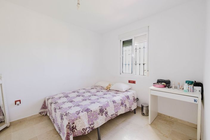 Image No.18-2 Bed Townhouse for sale