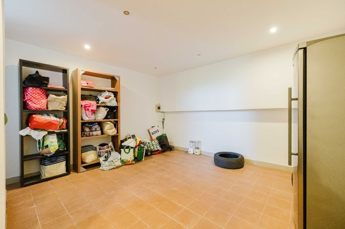 Image No.27-2 Bed Townhouse for sale