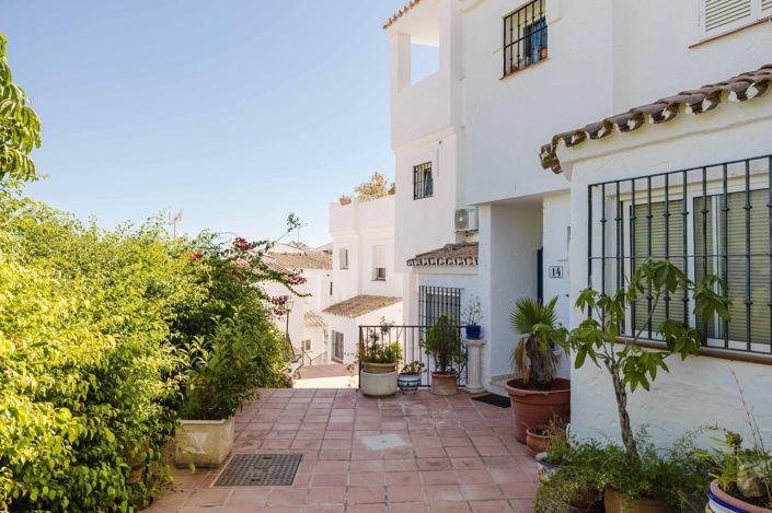 Image No.29-2 Bed Townhouse for sale