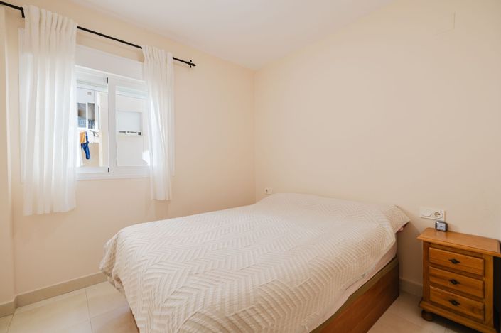 Image No.13-1 Bed Flat for sale
