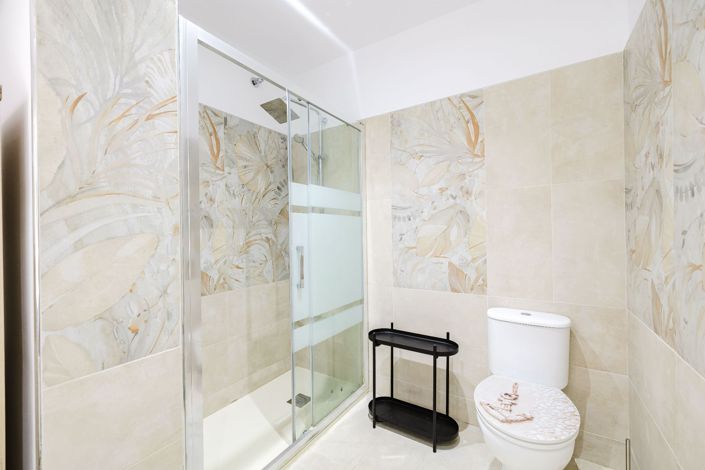 Image No.17-2 Bed Flat for sale