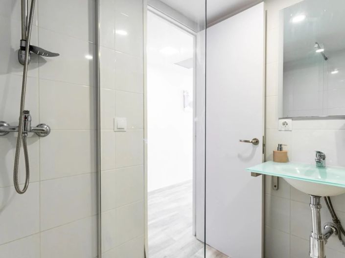 Image No.19-1 Bed Flat for sale