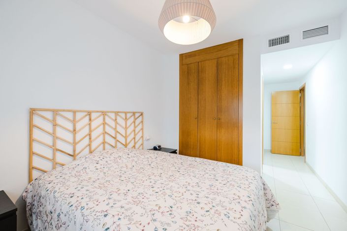 Image No.15-3 Bed Flat for sale