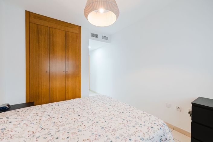 Image No.16-3 Bed Flat for sale