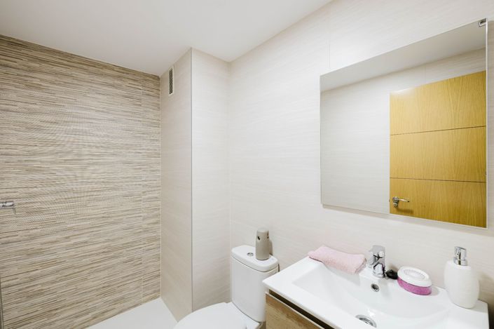 Image No.17-3 Bed Flat for sale