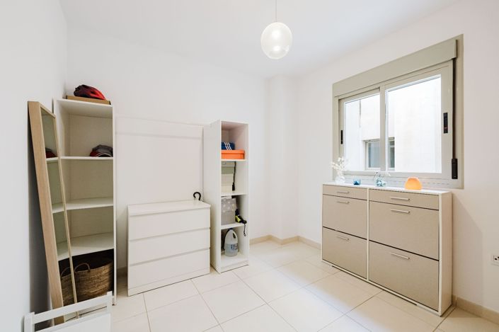 Image No.18-3 Bed Flat for sale