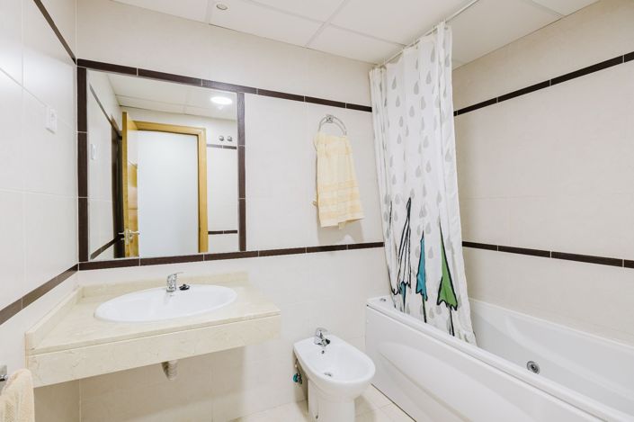 Image No.24-3 Bed Flat for sale