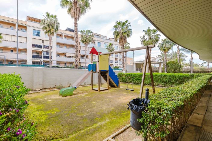 Image No.27-3 Bed Flat for sale