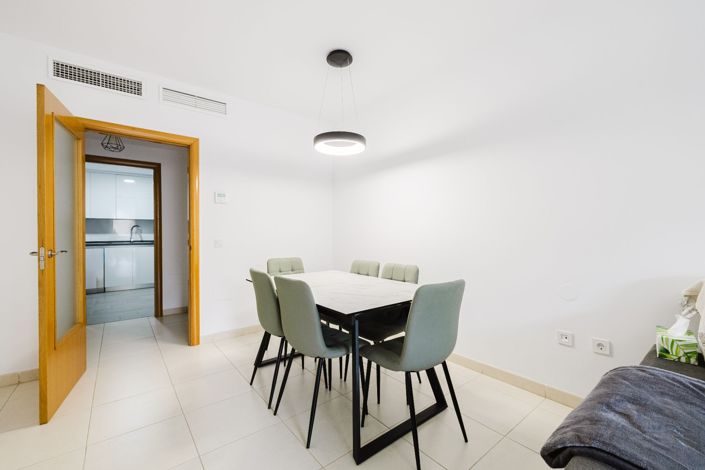 Image No.8-3 Bed Flat for sale