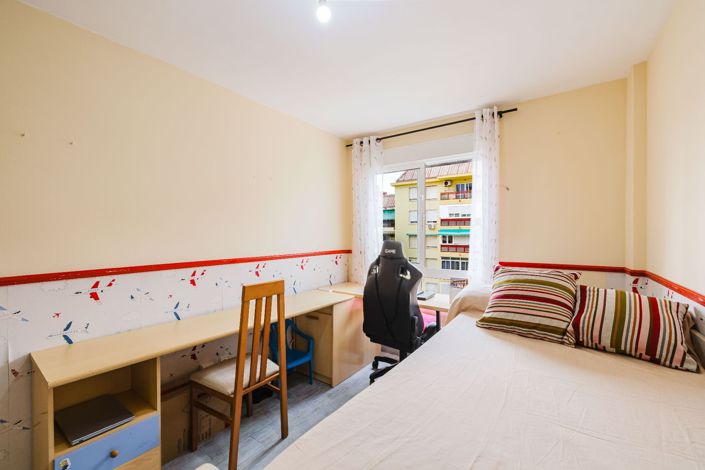 Image No.18-3 Bed Apartment for sale