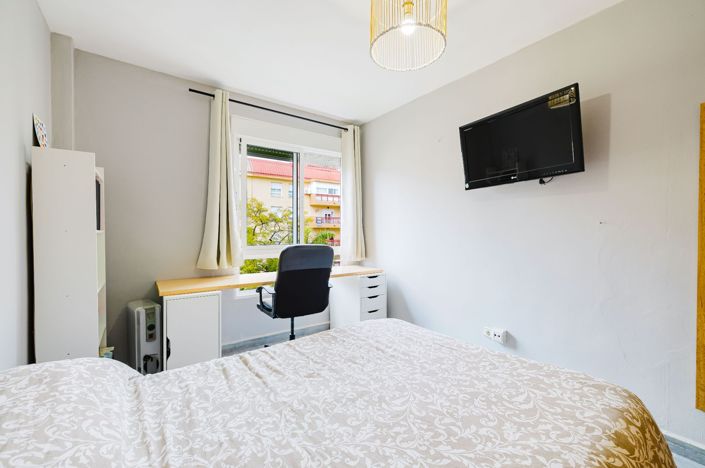Image No.21-3 Bed Apartment for sale