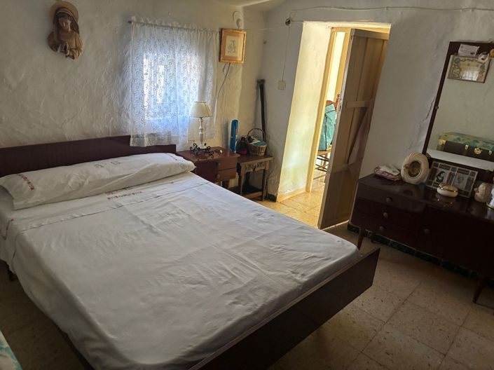 Image No.15-4 Bed Country House for sale
