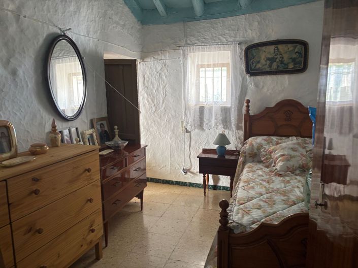 Image No.18-4 Bed Country House for sale