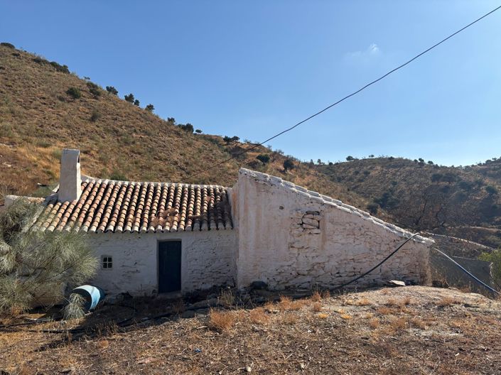 Image No.31-4 Bed Country House for sale