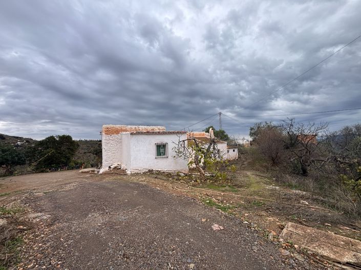 Image No.38-4 Bed Country House for sale