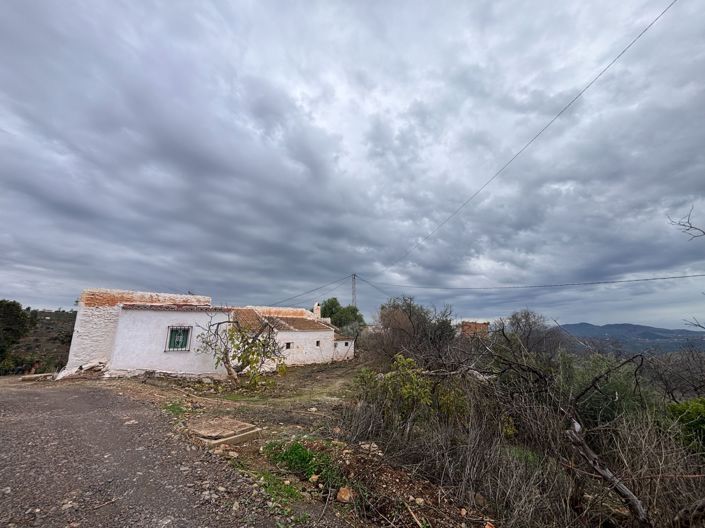 Image No.39-4 Bed Country House for sale