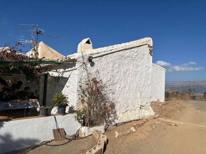 Image No.6-4 Bed Country House for sale