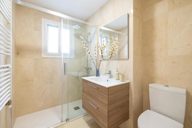 Image No.45-4 Bed Flat for sale