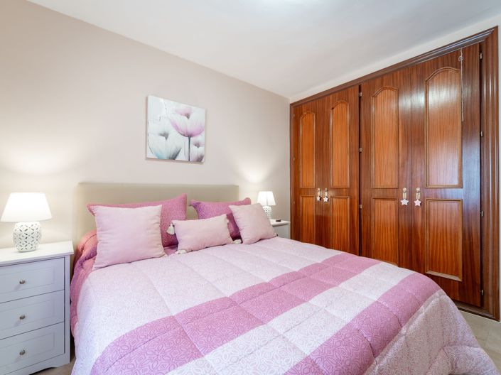 Image No.17-3 Bed Flat for sale