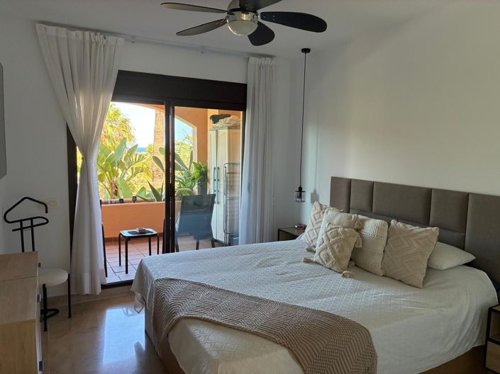 Image No.4-2 Bed Flat for sale