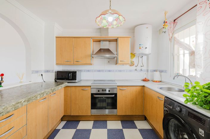 Image No.10-3 Bed Flat for sale