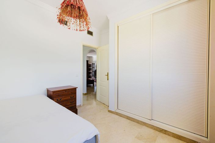 Image No.13-3 Bed Flat for sale