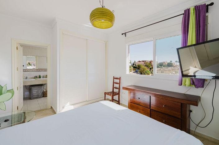 Image No.17-3 Bed Flat for sale
