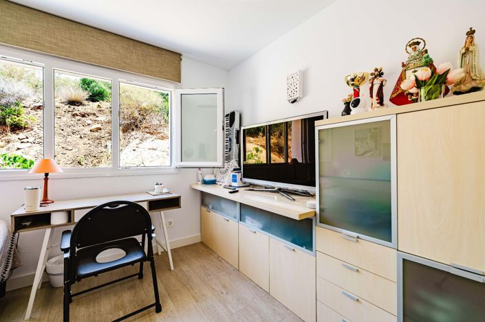 Image No.22-3 Bed Property for sale