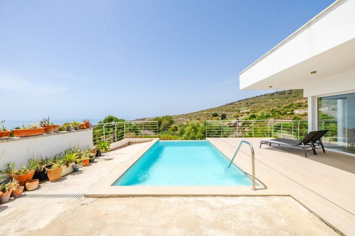 Image No.27-3 Bed Property for sale