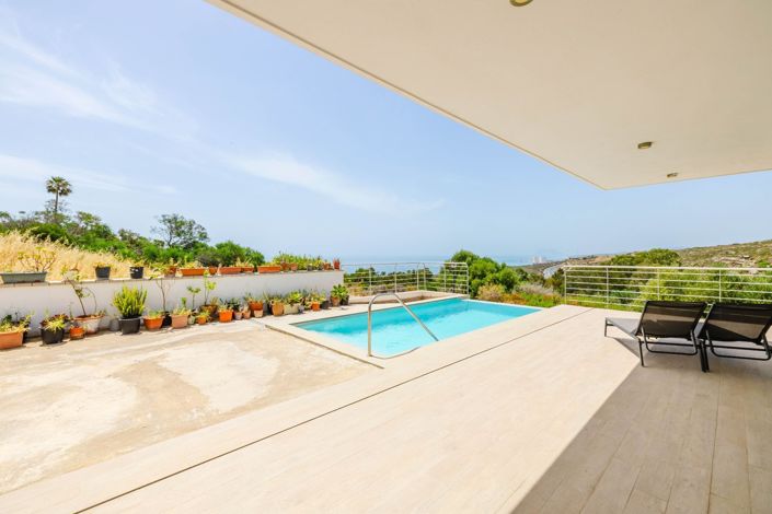 Image No.28-3 Bed Property for sale