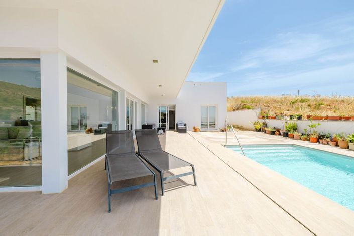 Image No.29-3 Bed Property for sale