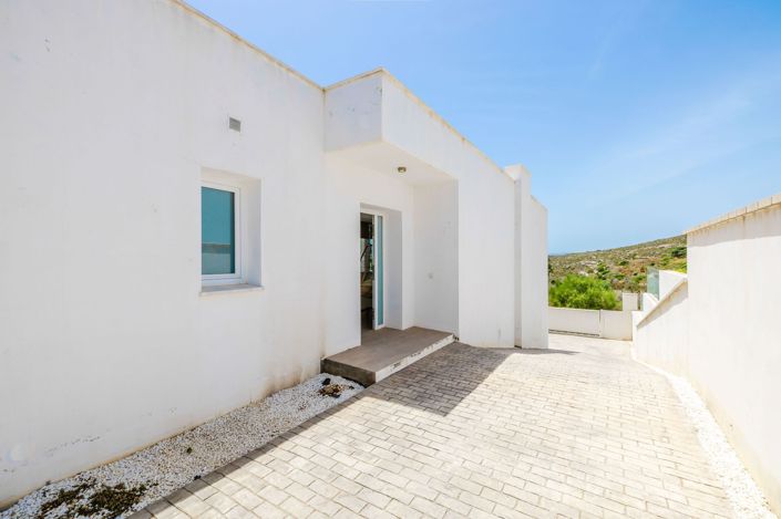 Image No.30-3 Bed Property for sale