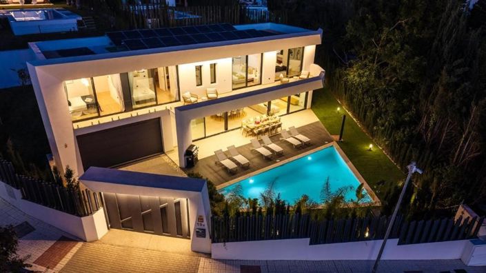 Image No.37-4 Bed Property for sale