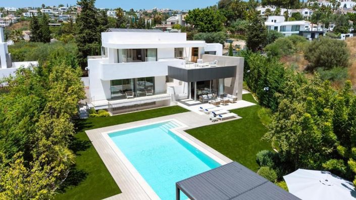 Image No.5-5 Bed Property for sale