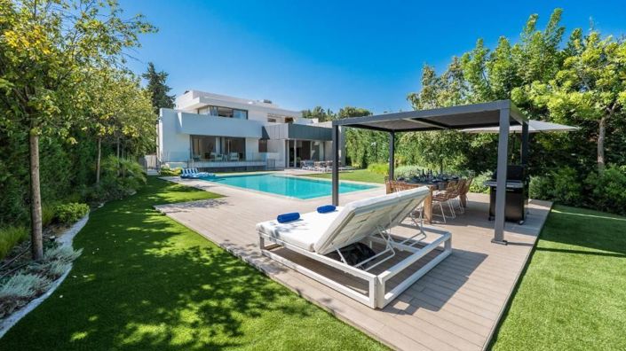 Image No.8-5 Bed Property for sale