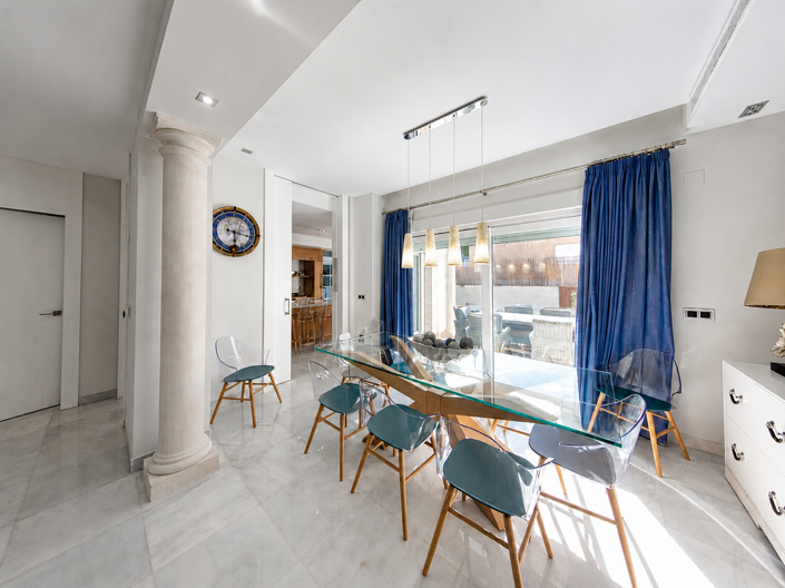 Image No.10-4 Bed Property for sale