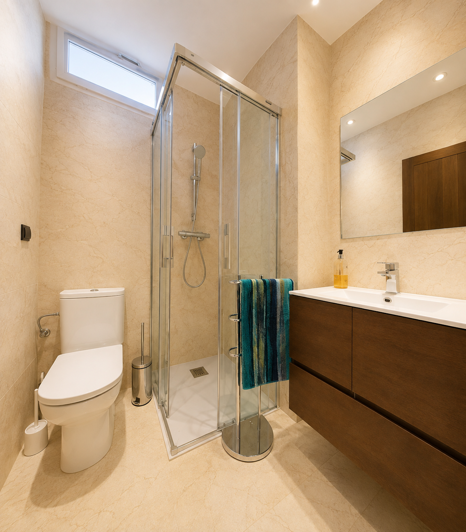 Image No.30-4 Bed Property for sale