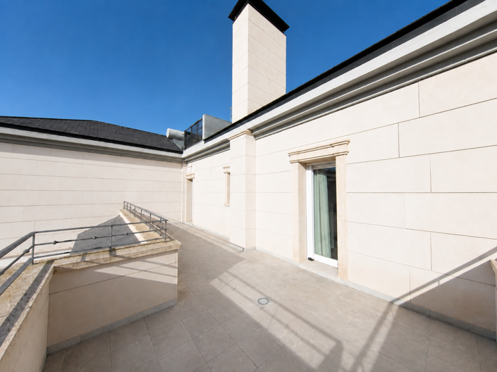 Image No.40-4 Bed Property for sale