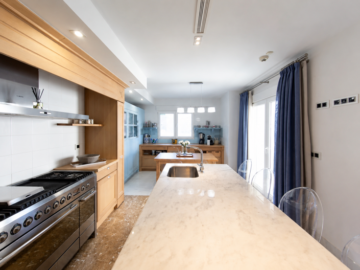 Image No.7-4 Bed Property for sale