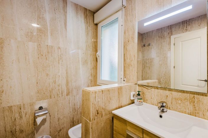 Image No.18-3 Bed Flat for sale