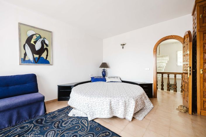 Image No.19-4 Bed Property for sale