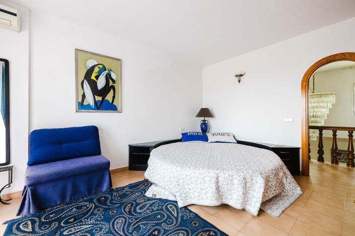 Image No.20-4 Bed Property for sale