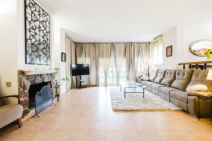 Image No.6-4 Bed Property for sale