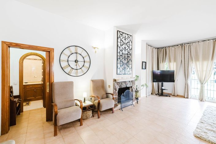 Image No.7-4 Bed Property for sale