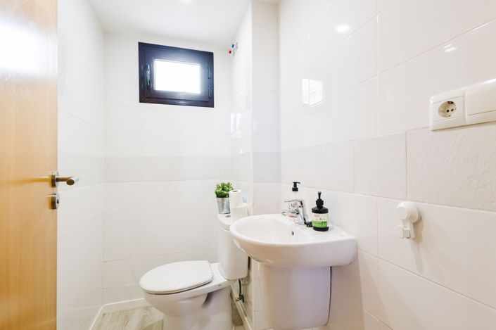 Image No.31-3 Bed Townhouse for sale