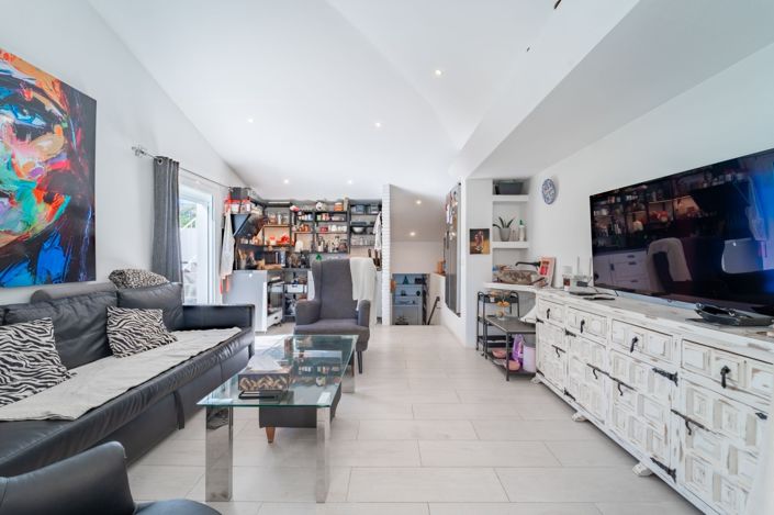 Image No.11-3 Bed Townhouse for sale