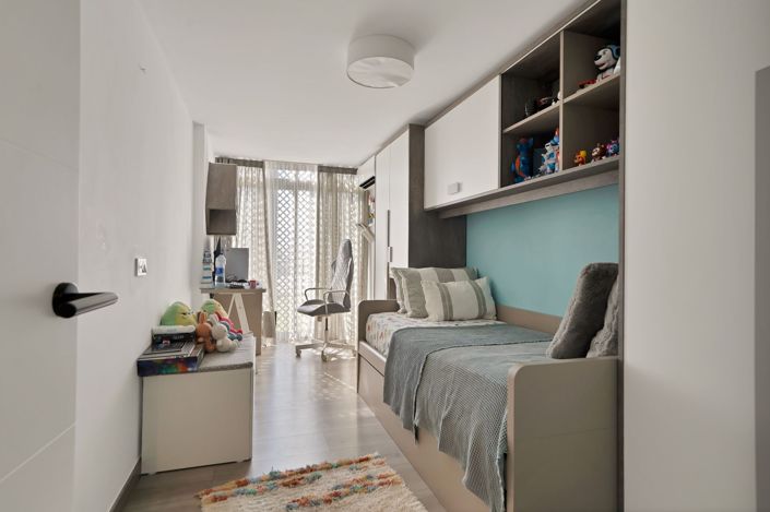 Image No.19-3 Bed Flat for sale